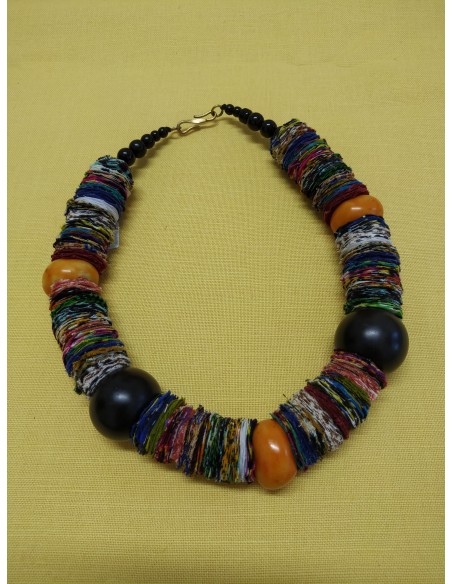 Collana multicolor in stoffa, ambra, onice nero e legno di ebano
