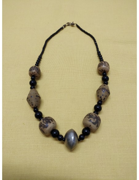 Collana con perline e perle in onice nero, legno di ebano